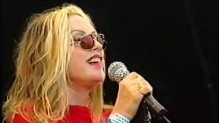 Blondie quotThe Tide Is Highquot live Glastonbury 1999 HQ [upl. by Yankee]